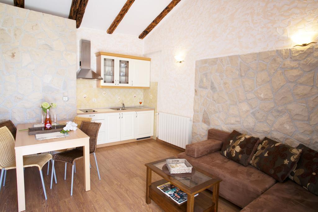 Apartments Tomulic Novalja Luaran gambar