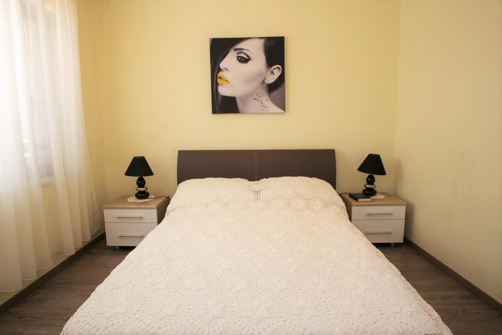 Apartments Tomulic Novalja Luaran gambar